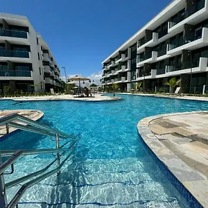 https://makia-suites.portodegalinhashotels.com